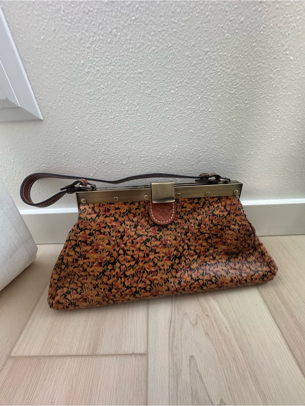 Patricia Nash Floral Print Clutch/shoulder bag in Brown and Black